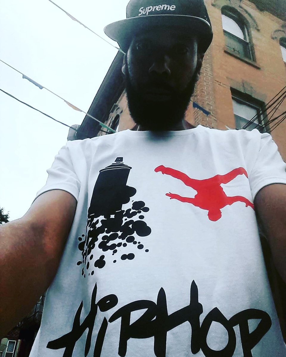 LifeMajorCo's tweet photo. Big Up our brother!!!
@TherealLifelong
Rocking that "I Love HipHop" T
Big up my G @MarioCu3rv0 & #LifeMajor Look out for the #lifemajorclothing / #cocoonmovements team up on those #thelostliggyfiles #tshirts which will be available real soon!
#tshirtlife #realhiphop https://t.co/T7IOu9WZHf