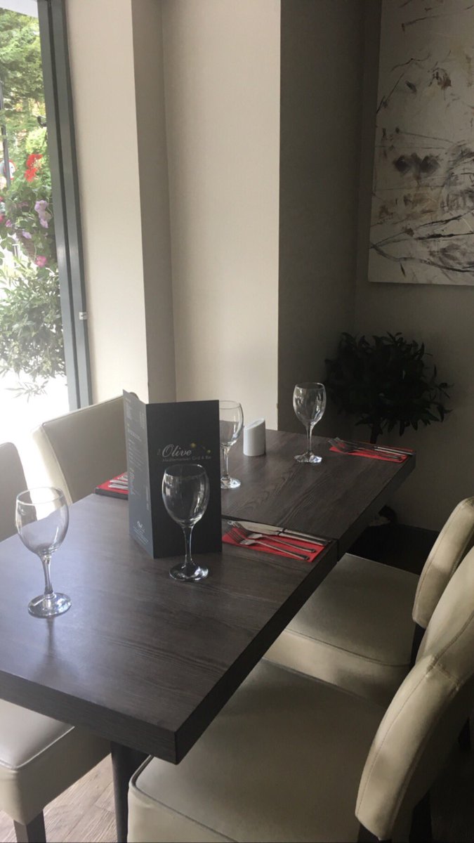 TheOliveLeeds's tweet photo. Itโs Friday at last ...Wine ๐ท , Prosecco ๐พ๐ฅ, beer ๐ป & cocktails ๐น ๐ธ await you at The Olive Chapel Allerton tonight... 0113 2691007 https://t.co/5TlbDdinbQ #friday #theweekend #northleeds #foodofleeds #studentsofleeds #peopleofleeds #ls7 https://t.co/7JXbyKzVkk