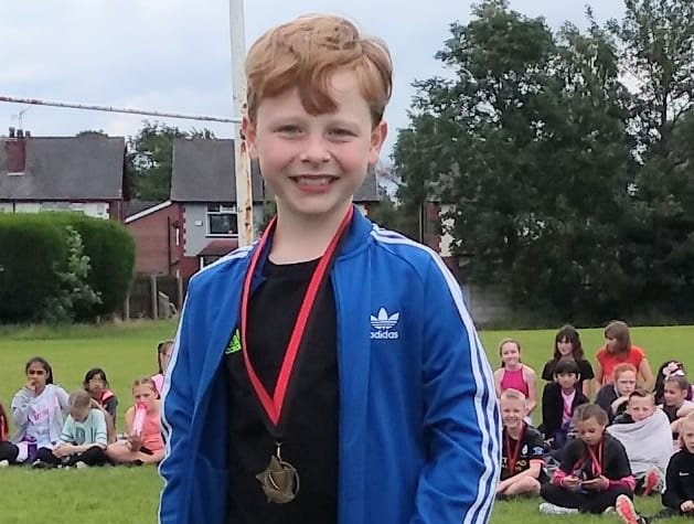 stoopearson's tweet photo. So Tom is no fan of sports day and never really commits to the event. Last time he won a medal was in his carefree reception days. I offer a financial incentive to try harder to win one. Lo and behold we have a winner. #showmethemoney #performancerelatedpay https://t.co/RKbjMhcFpP