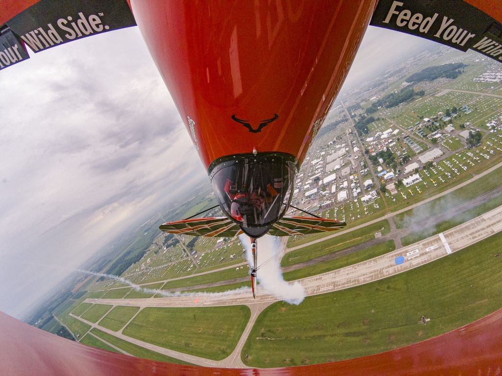 JohnKlatt's tweet photo. "You're gonna do WHAT?!"
~Merlin
Just a little mid-season extra entry into the 2019 tour... #OSH19 @EAA Airventure!
#screaminsasquatch #jetwaco #jacklinks #runwithsasquatch
@JackLinks @liftaviationusa @HartzellProp @MethodSeven https://t.co/nTaRO4JQXx