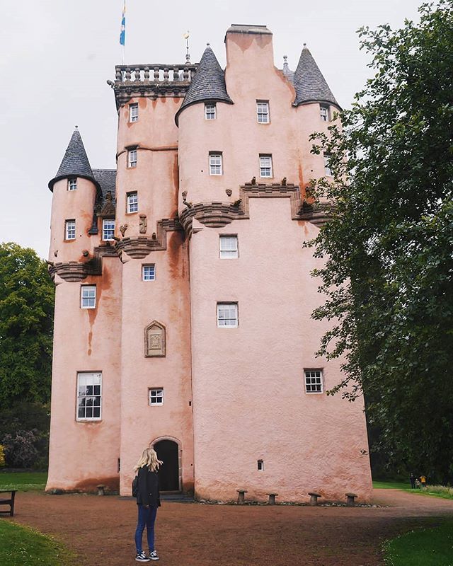 jessee_bee's tweet photo. Fairytale castle 💕💗💓💞 https://t.co/SSB08aFEbf https://t.co/CWOwe1QSpt