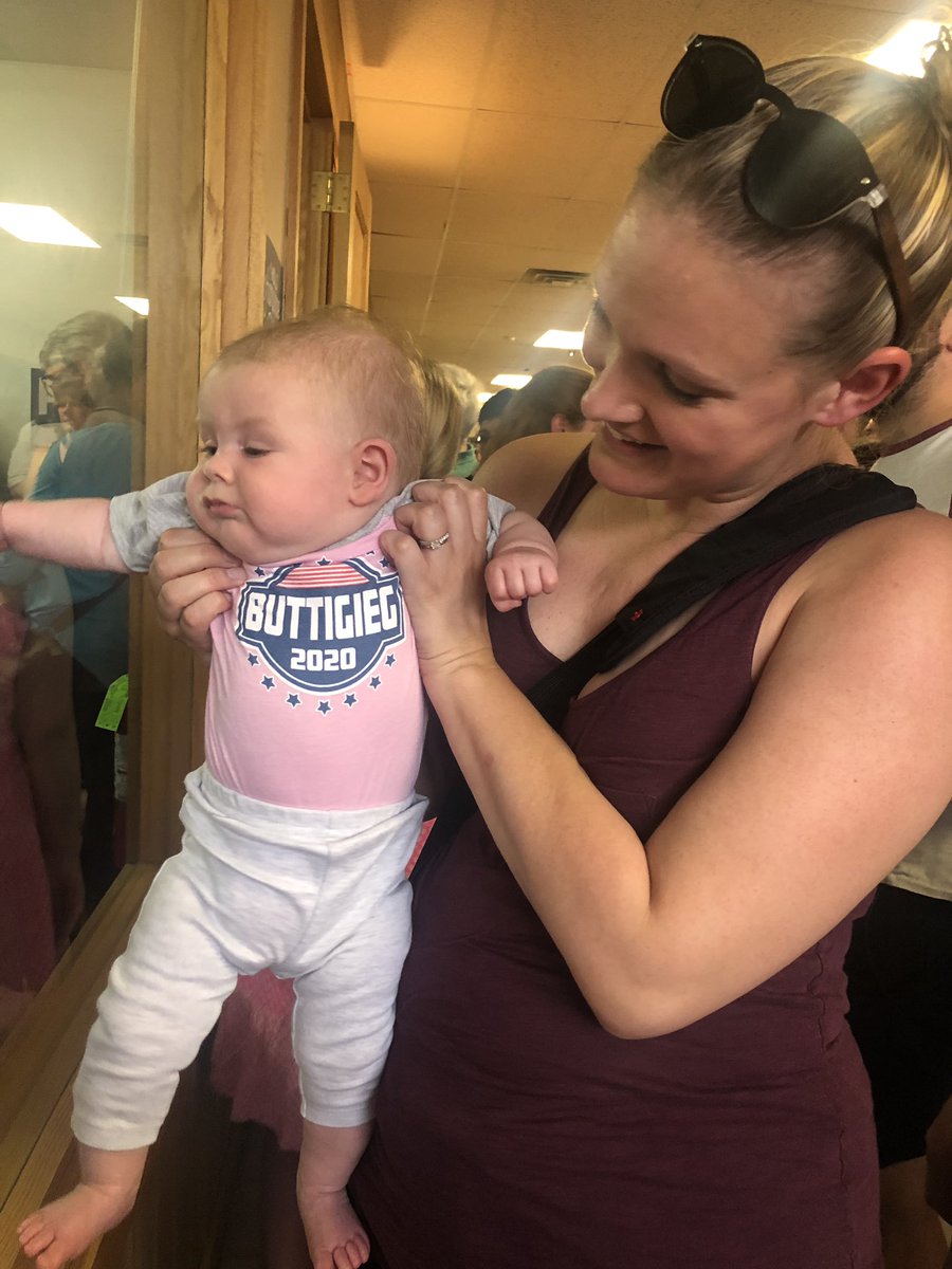 VanessaCNN's tweet photo. From Puppies to Babies for Pete Buttigieg. https://t.co/4WHyNvjQQP