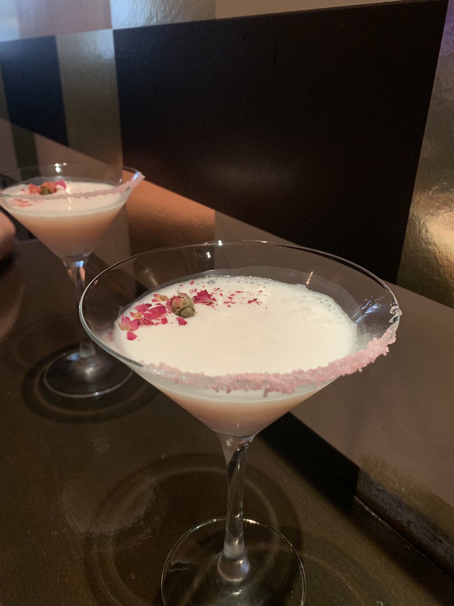 Cocktail number twelve; probably the prettiest one and very yummy too! Lots of coconut flavour in there 😋
#BCW2019 <a href="/ChungYingRest/">Chung Ying Cantonese</a> Central <a href="/BhmCocktailWknd/">Birmingham Cocktail Weekend</a>