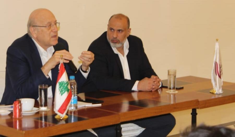AzmYouth's tweet photo. لقاء حواري مع دولة الرئيس نجيب ميقاتي بحضور مسؤول الشباب في تيار العزم في لبنان الاستاذ ماهر ضناوي بمشاركة مسؤولي الملفات، رؤساء اللجان، منسقي الجامعات الخاصة و الرسمية، و مجموعة التواصل الإجتماعي في القطاع ومجموعة التثقيف السياسي وبمشاركة عدد من الكوادر والمنتسبين
@Najib_Mikati https://t.co/shkHRy7Mmd