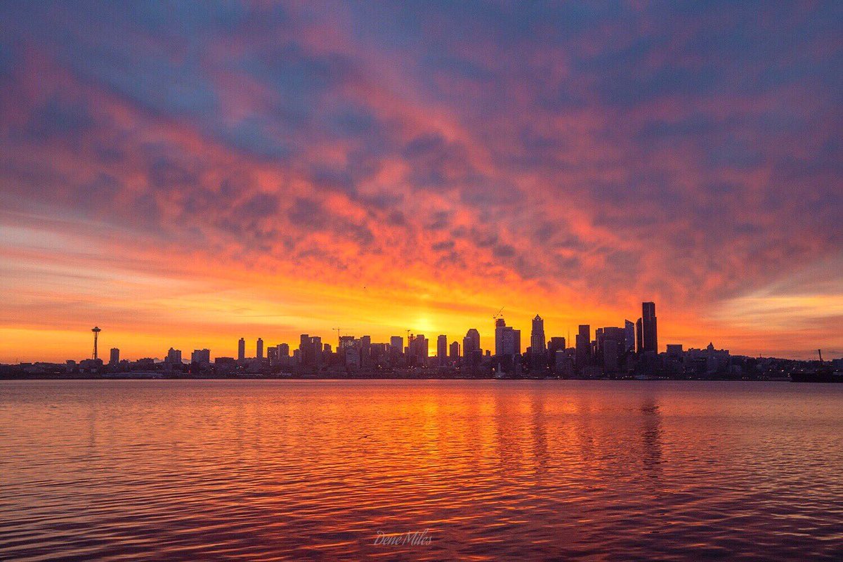 Absolutely stunning shot by @DeneMiles of this morning's sunrise. 😍 Happy Friday, Seattle! #northwestisbest #seattleskyline