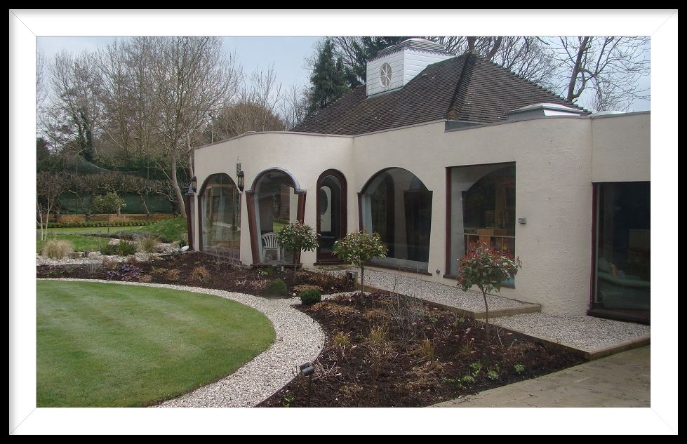 DistinguishedW's tweet image. #Daretobedifferent! These bespoke, angled arch windows add a unique design statement. #Distinguishedwindows