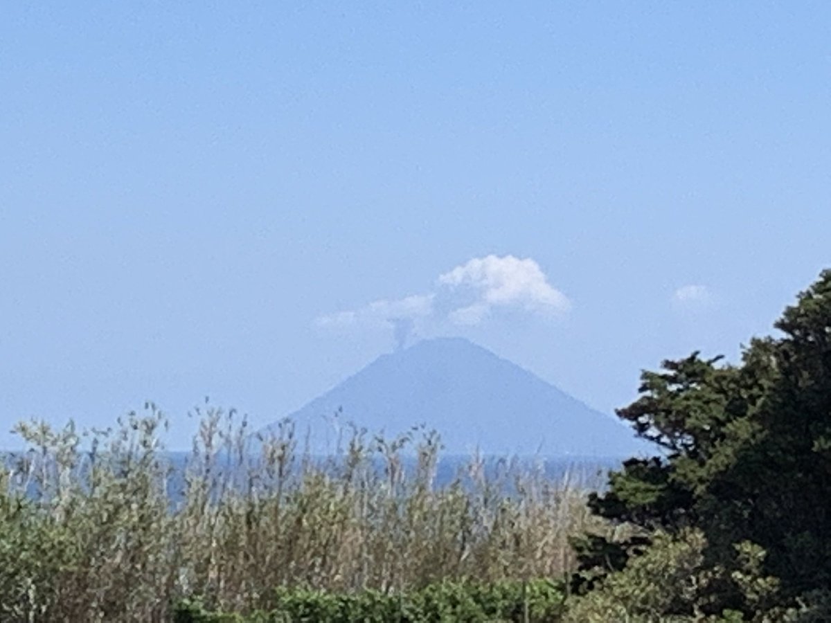 chrismdwyer's tweet photo. Perfect end to a brilliant trip seeing the world of @TascaWine at the amazing #capofaro in Salina off Sicily. Stunning part of the world. https://t.co/6viKCZktc2