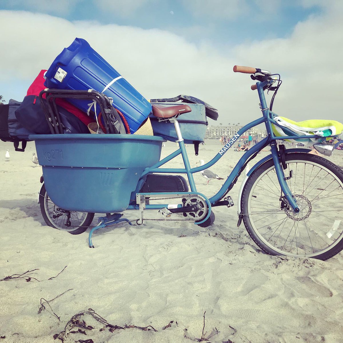 madsencycles's tweet image. What can your bike carry?
#cargobike #madsencycles #600lbsofpeopleandcargo #bucketbike #beachbike