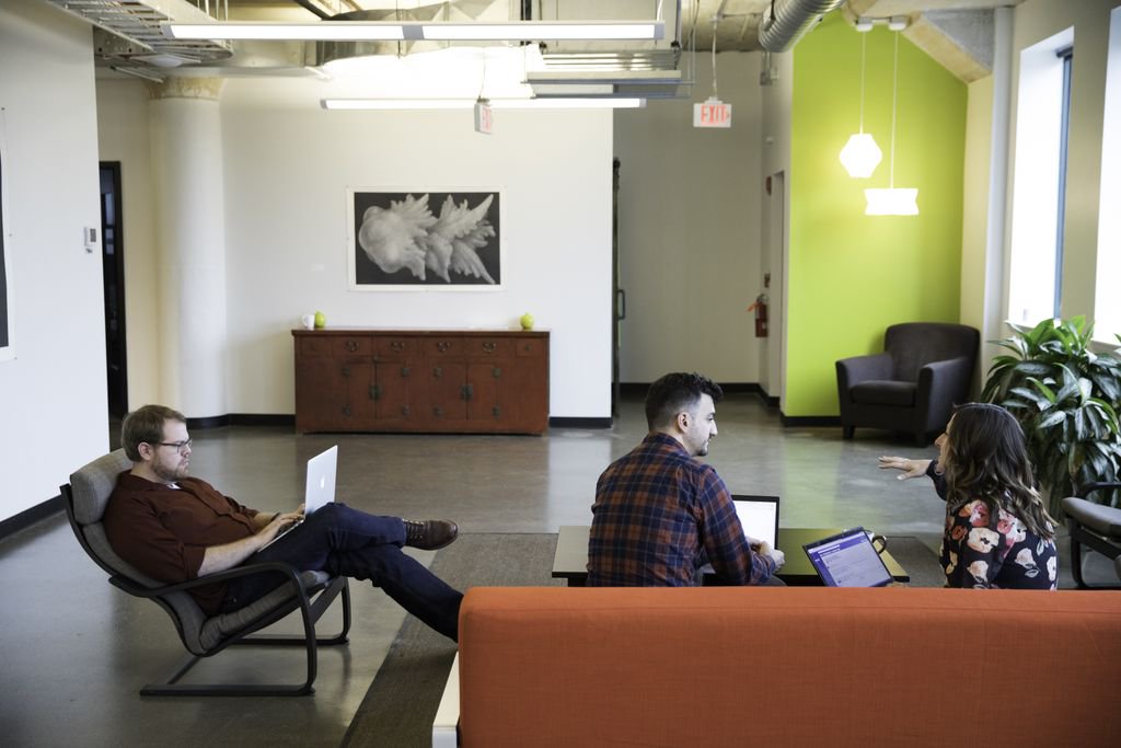 Element84's tweet photo. Want to join our #engineering team? We're looking for an #OperationsEngineer to build and operate applications that have a positive impact!  Click here, https://t.co/fDeu7rktZu, to apply for this position or share it with someone you think will be a good fit. https://t.co/h0NfuGPhz0