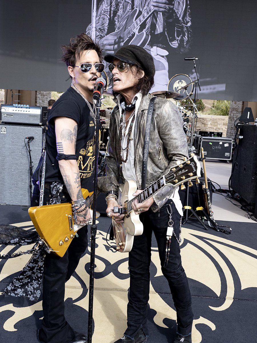 hollywoodvamps's tweet photo. What’s your favorite track on the new #HollywoodVampires album RISE?

Photos by: @RossHalfin https://t.co/kM3sULhFaU