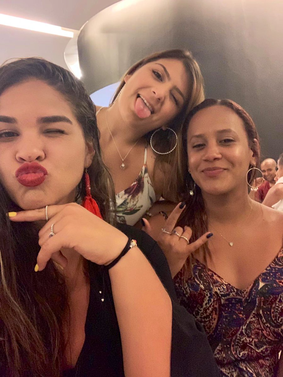 koral_koky's tweet photo. “Solo diré que me encanto reencontrarme con parte mis mejores amigas” #Koralys21stTrip #PuntaCana2019 https://t.co/h07gPn2xBR