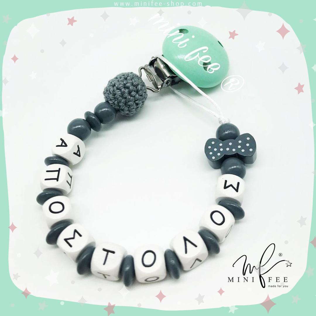 minifeeshop's tweet photo. 🌱 Personalised pacifier holder for our little baby boy Apostolos!! 🌿⭐️
👉🏻https://t.co/Dn8xl0QCdP      
#minifeeshop #personalised #family #conceptstore #babygiftideas #schnullerkette #schnullerkettemitname #pacifierholder #clippipilas #pacifierclip https://t.co/tdHgFmNqKn