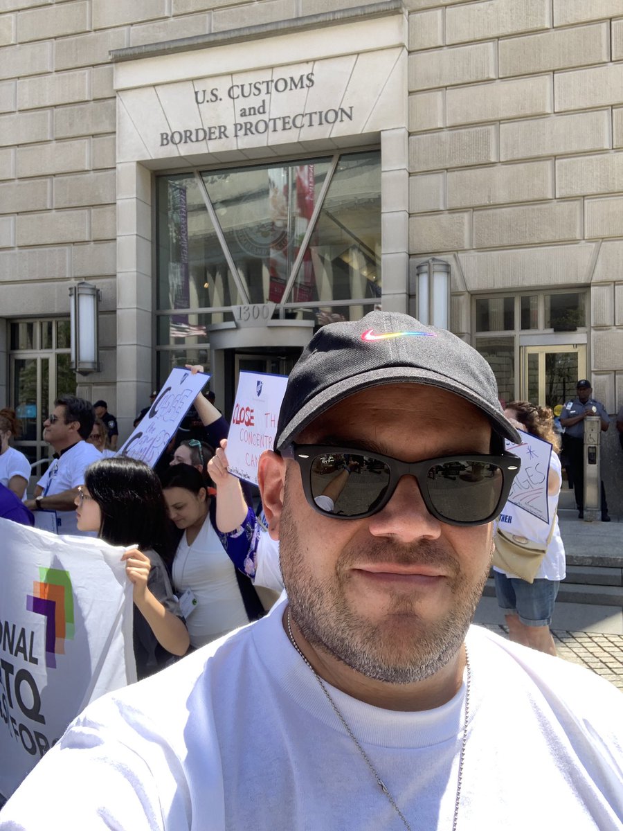 coachNicodemo's tweet photo. Joining my @AFTunion brothers and sisters in protesting @realDonaldTrump inhumane policies of family separation and kids in cages. #FamiliesBelongTogether #TEACH19 #CloseTheConcentrationCamps @nysut https://t.co/CglBAfxPYn