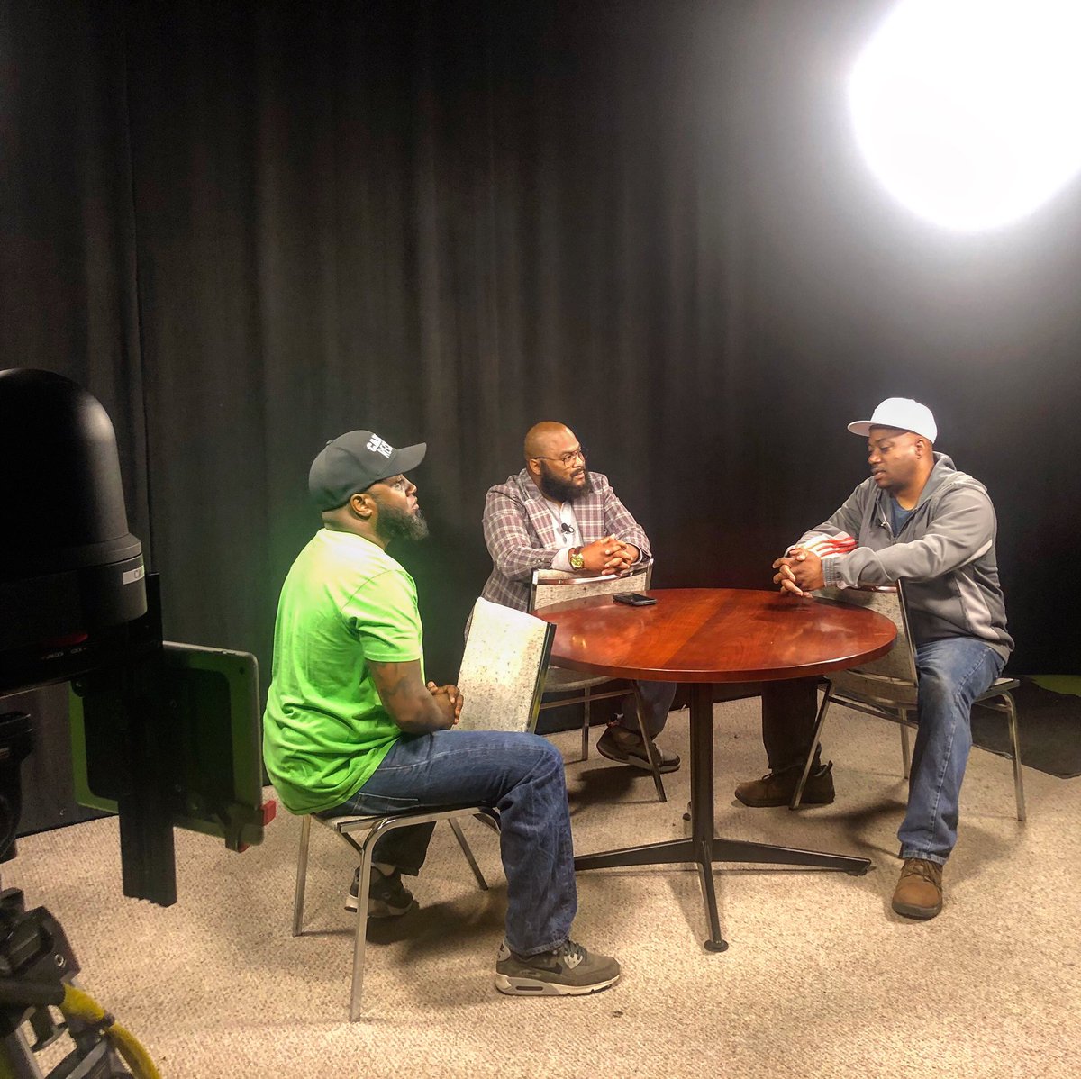 360KCUncut's tweet photo. A lot of new content on the way!!  #KitsapCountyUncut #BackAtIt #TV #NationWide #15Cities #10States #Cali #Florida #Georgia #Texas #Washington #Tennessee #Philly #Chicago #Boston #NewYork #Seattle #Bremerton  just to name a few locations @HOODXTV #WeGottaGoBack https://t.co/d5rBEMBz6k