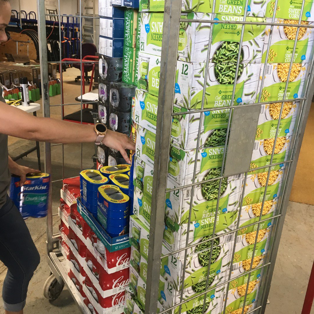 IdeaFountainInc's tweet photo. Gearing up for another great giveback team building program! 

#Ideafountaininc #teambuilding #csr #giveback #minimastersgolf #donate #casinoparty #nowiamhungry https://t.co/FR9723Q5CK