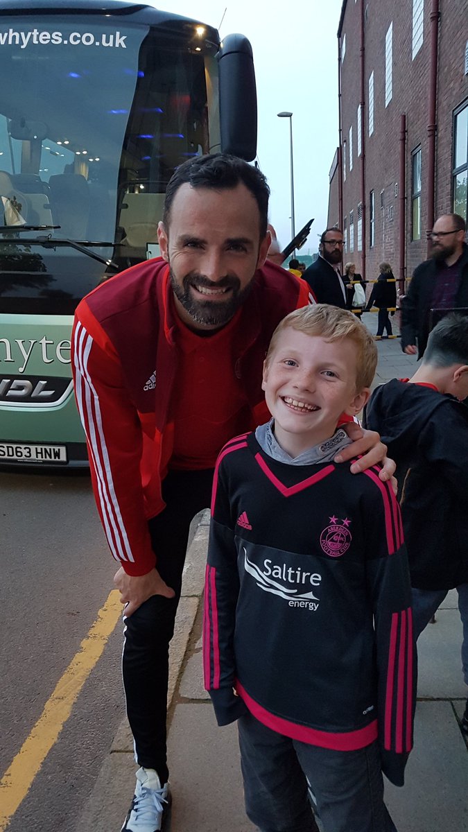 LoganStadium's tweet photo. After walking to Pittodrie Logan joined the lovely volunteers @AFCCT to help with the can collecting 👍 He then enjoyed the game and was chuffed to see Captain @joelew1987 and RoPS Rovaniemi goalkeeper Antonio afterwards ⚽️🥅 https://t.co/yd3QvXUDRS