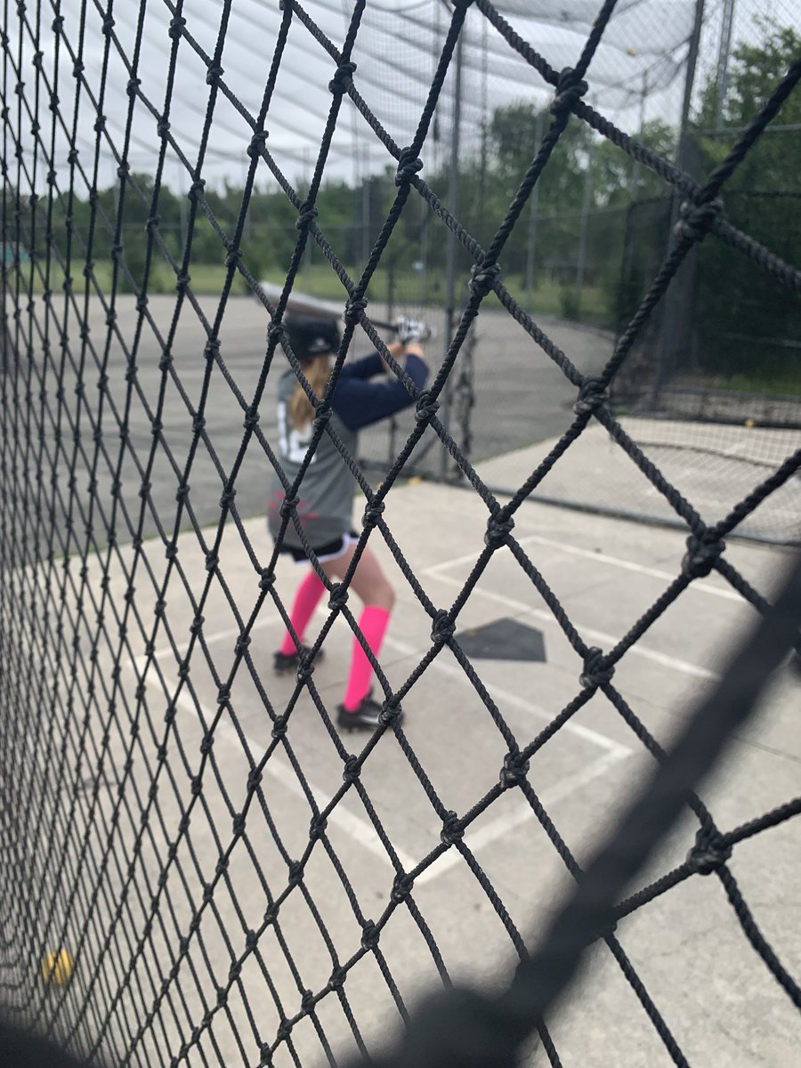 PinkBravesRD's tweet photo. #pinkbravesd spend some time hitting the sticks at the batting cages in TO⚾️💕 https://t.co/GSt6hAvO27