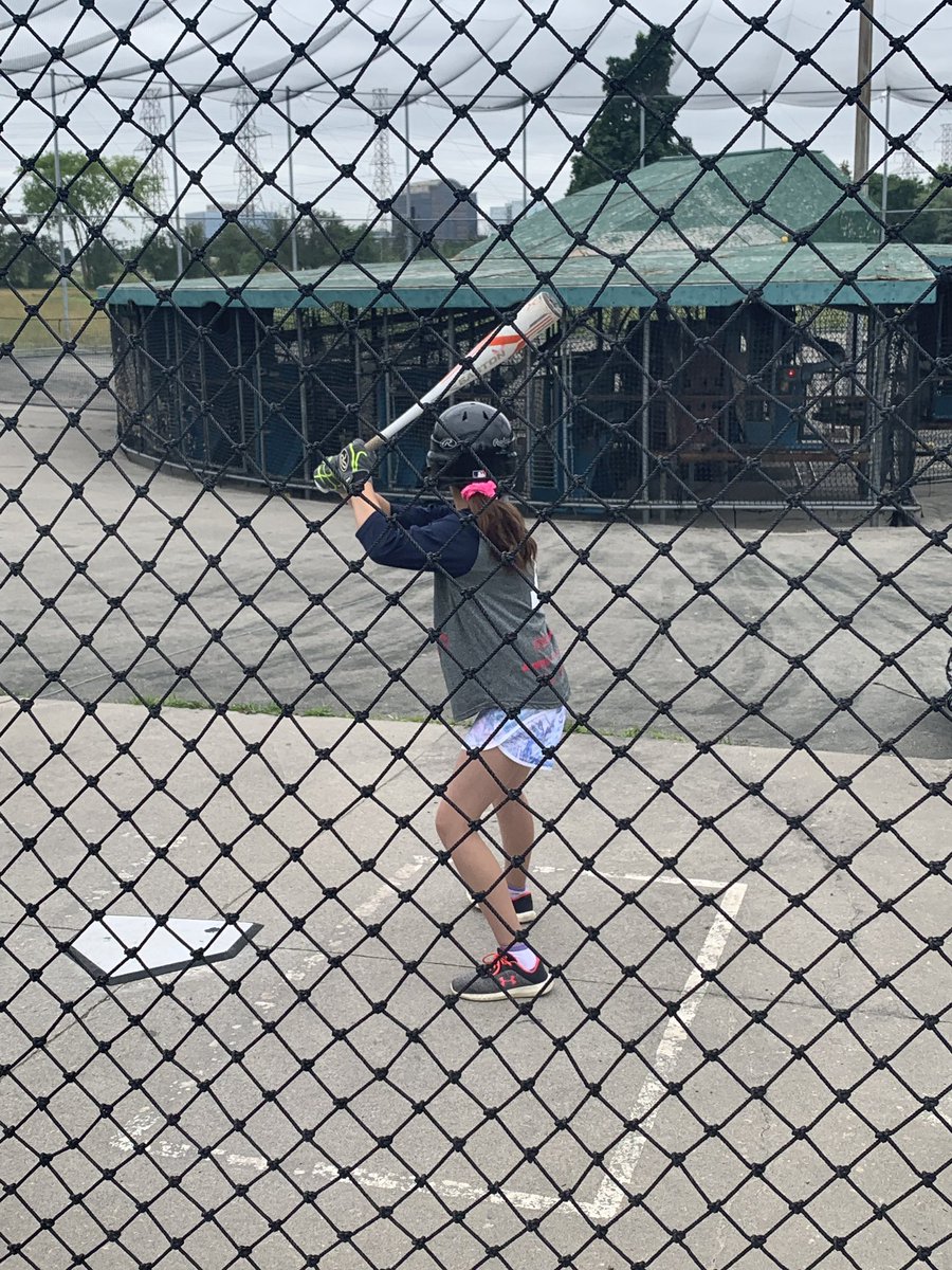 PinkBravesRD's tweet photo. #pinkbravesd spend some time hitting the sticks at the batting cages in TO⚾️💕 https://t.co/GSt6hAvO27