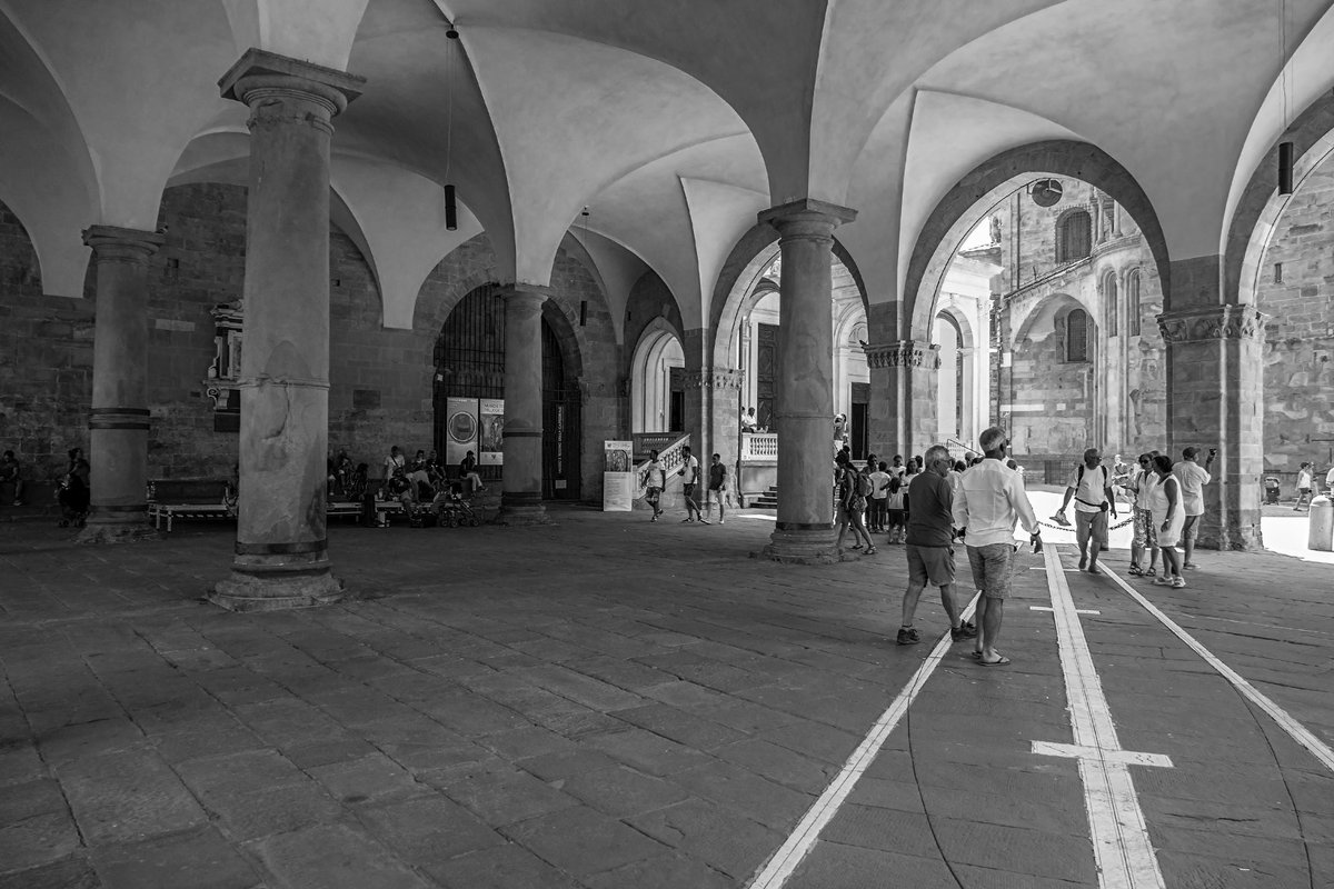 Bergamo, Italy
Piazza Duomo, Città Alta 
#Bergamo #CittaAlta #june2018 
#travelphotography #blackandwhitephotography 
📷#PanasonicLumix 
Good Evening To All !!
