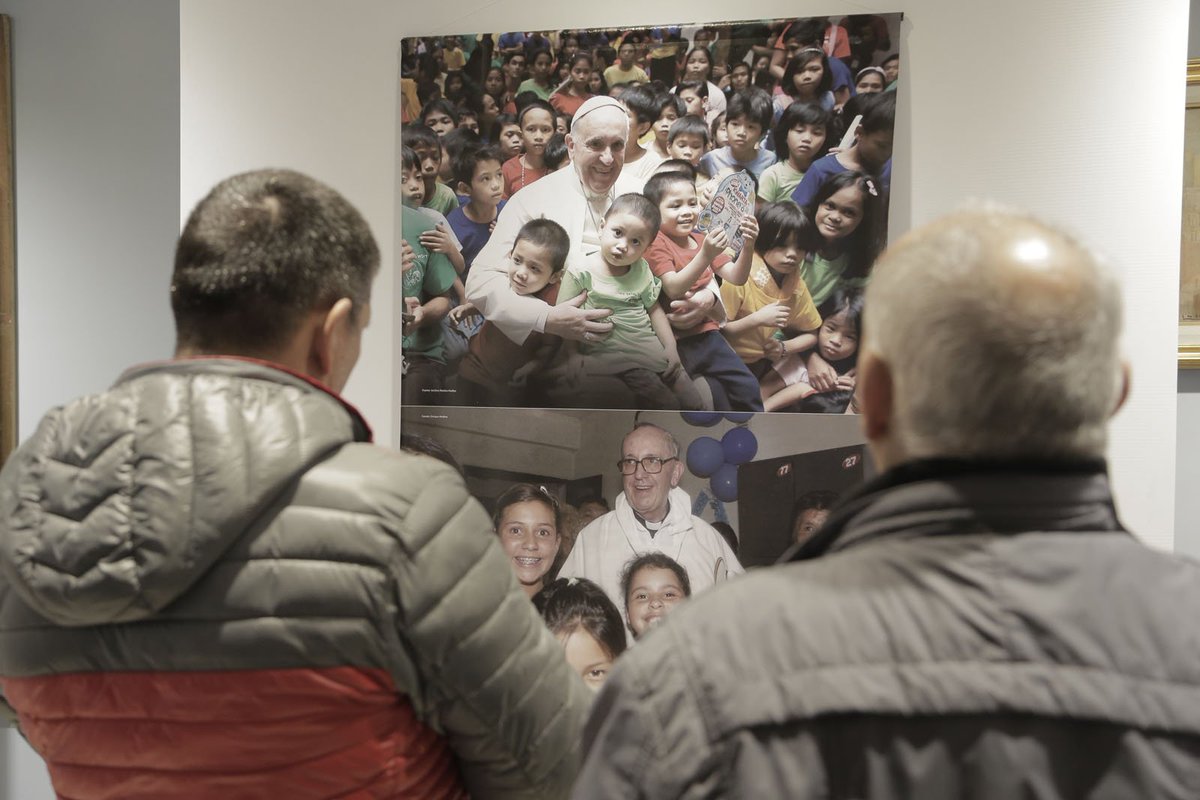 Acto de lanzamiento de la muestra: GESTOS Y PALABRAS. JORGE MARIO BERGOGLIO, UNA PRESENCIA ORIGINAL que, desde el 11 y hasta el 14 de julio se expondrá de manera abierta al público en el <a href="/ecu_uocra/">Espacio Cultural UOCRA</a> , ubicado en la sede central de nuestro gremio, avenida Belgrano 1850, CABA.