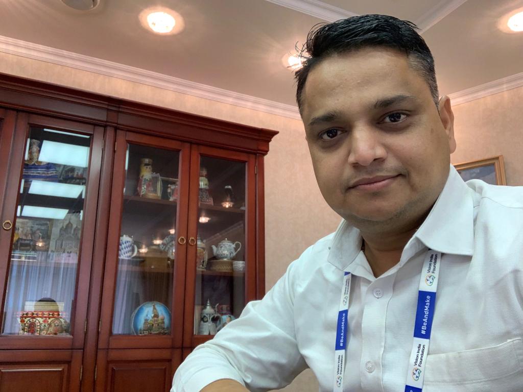jigar_inamdar's tweet photo. Leaving Moscow tonight
with nice memories..
Going to St. Petersburg for next 2 days of 4th edition of World Governance Expedition 2019, Russia
#governspired
#IndiaVisitsRussia
#VisionIndiaFoundation https://t.co/kocvz2I0D4