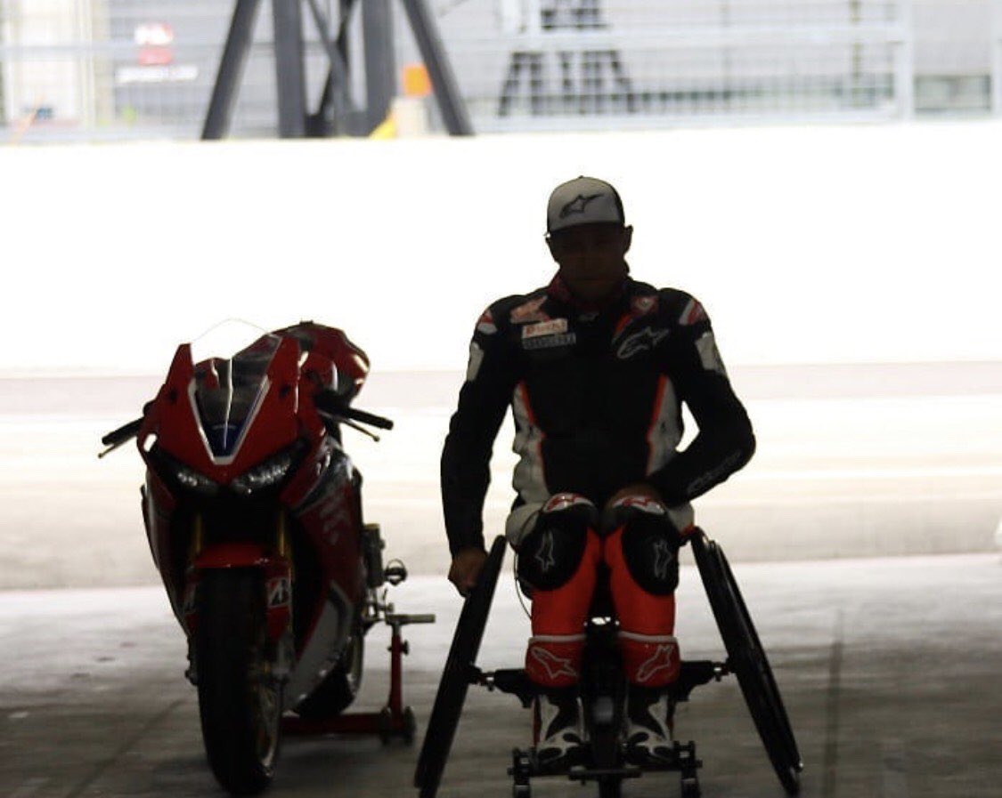 takuma_aoki's tweet photo. #CBR1000RR WITH TAKUMA &amp; WF01 wheelchair.
#HONDA #mobilityland #Alpinestars #AraiHelmets #goshi #teluru #showadenki #thanks https://t.co/MHjPT1vK4g