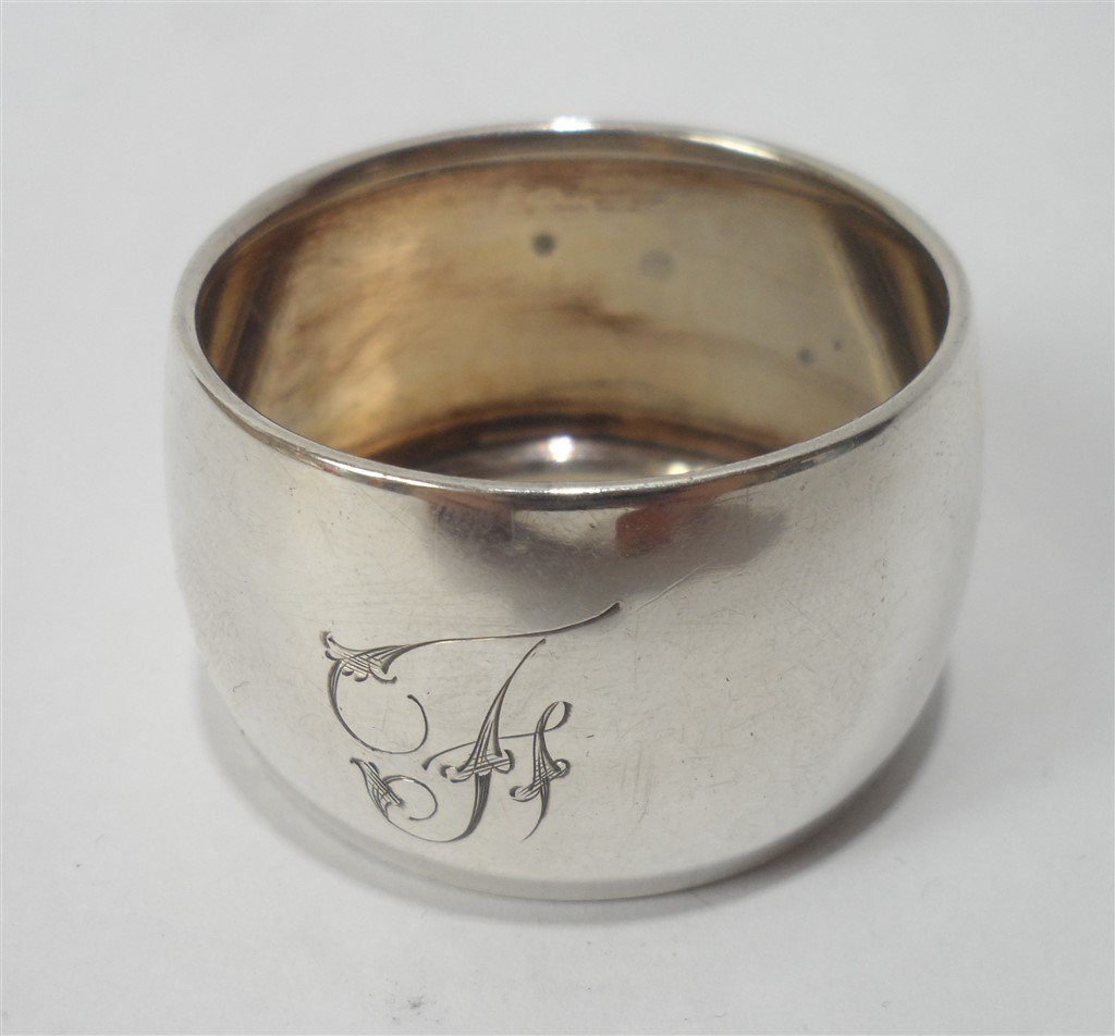 NorthernTrace's tweet photo. #vintage Hallmarked #Silver 15g Napkin Ring #RobertPringle #Chester 1918-19 WW1 https://t.co/S1TgloVwbB @eBay_UK https://t.co/AQIn83SFhD