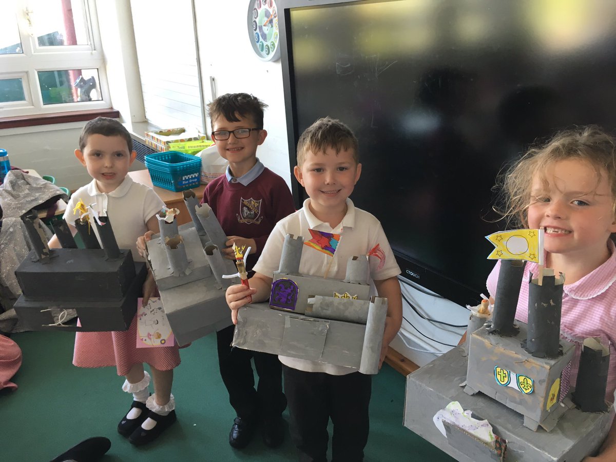 MrAddenbrook's tweet photo. Fantastic castles made in Monday Club! @newbarns1 https://t.co/LloUftvLSe