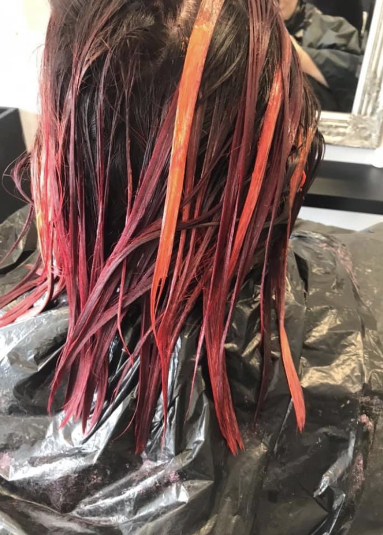 KellyWeaver's tweet photo. Red hair don’t care!!! #OrangeTones #EliteHairStudio #RedHead #NotMyPhotosButItIsMyHair https://t.co/HtwXUq0DdT