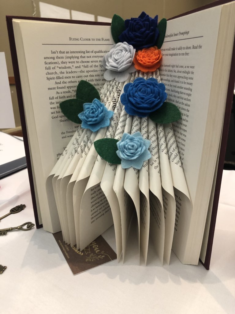 GrayMetcalf's tweet photo. So excited to be in Nashville representing The Gilbreath chapter at the TN literacy leadership conference! @GilbreathETSU @tnreads https://t.co/oWsOxLl9ee