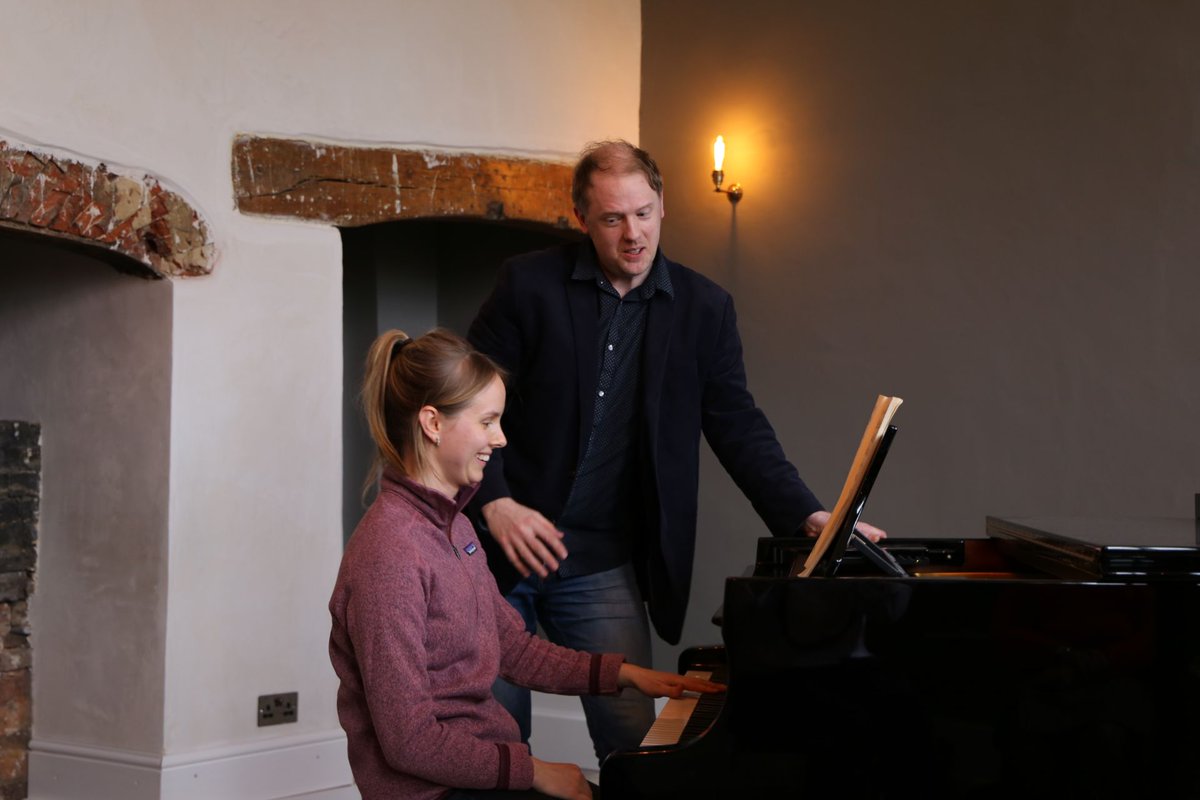 WMailleySmith's tweet photo. Chopin, Champagne and a lush Steinway. The perfect setting for a Chopin-fest September course at @Finchcocks . Can’t wait! #finchcocks #pianocourse #teachingpiano #chopinmusic #steinway

https://t.co/gUmuQLxlYu https://t.co/Tr1vH6Q8xv
