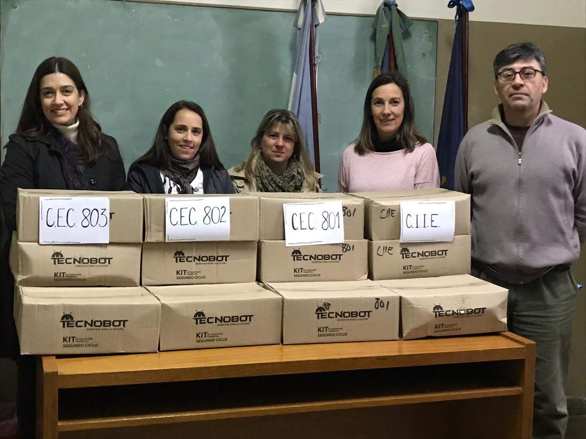 BaPsico's tweet photo. #CECCrece sigue avanzando: Ya llegaron los kits de robótica a Berisso y Berazategui ¡gracias por compartirlo! https://t.co/aRhBJebyAk