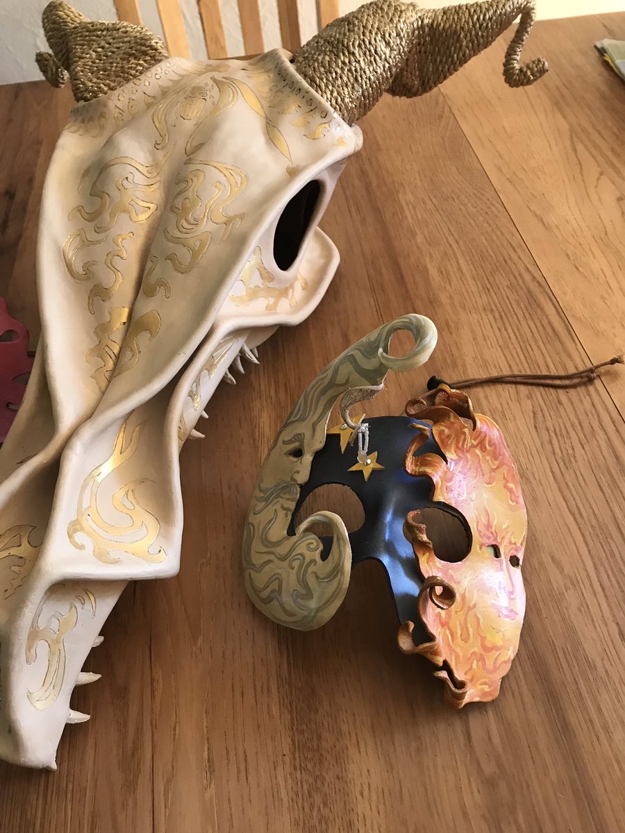 CreatrixRealms's tweet photo. The #oregoncountryfair is about to begin. Now do I feel more like a flamingo, dragon, or celestial creature today? Luckily it’s all weekend so maybe all three 😊       #leatherworking #leathermasks #costumes #create #leather #flamingo #DragonBall #Dragon #Celeste #Costumes https://t.co/2cel437iCF
