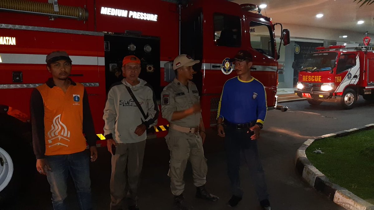 SoedikinAli's tweet photo. Terjadi jaya 65 ,pukul 11:14wib jumat 12 juli 2019 
Di jl pondok kopi rt 2. Rw1 kel:pondok kopi kec:duren sawit
Obyek panel listrik, dan dapat di lokalisir damkar, 
Pemadaman di nyatakan selesai pukul 11:30wib https://t.co/FJe2BxNqlN