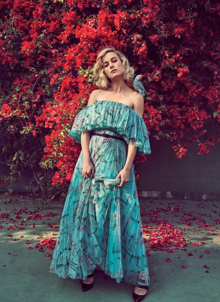 CAPTAlNPUGH's tweet photo. not to be dramatic but brie larson belongs to an art museum https://t.co/Q3WiwbYJ2k