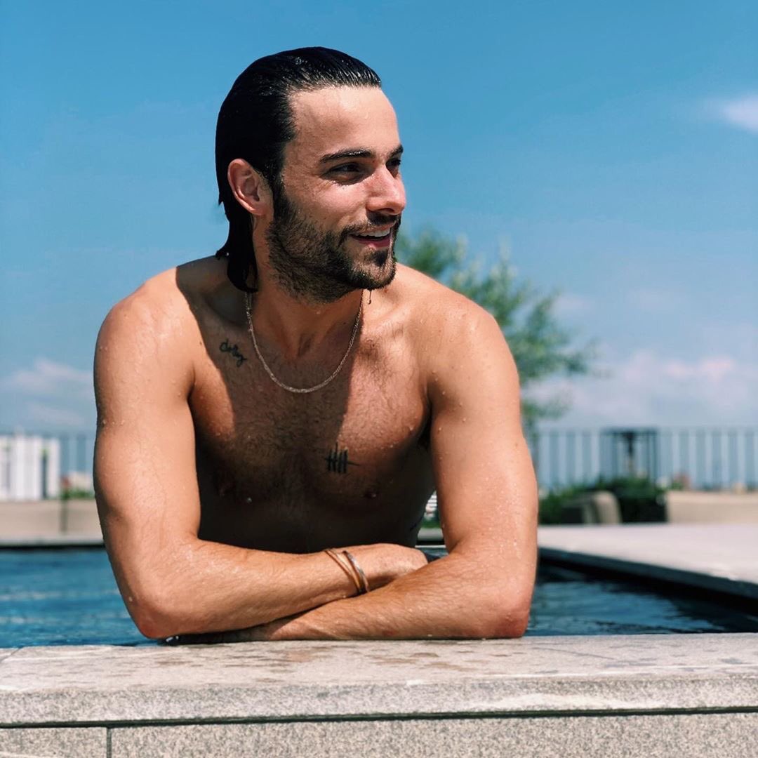Jack Falahee: “<a href="/HotelVIUMilan/">Hotel VIU Milan</a> only thing missing is Banjo” <a href="/RestingPlatypus/">Jack Falahee</a>