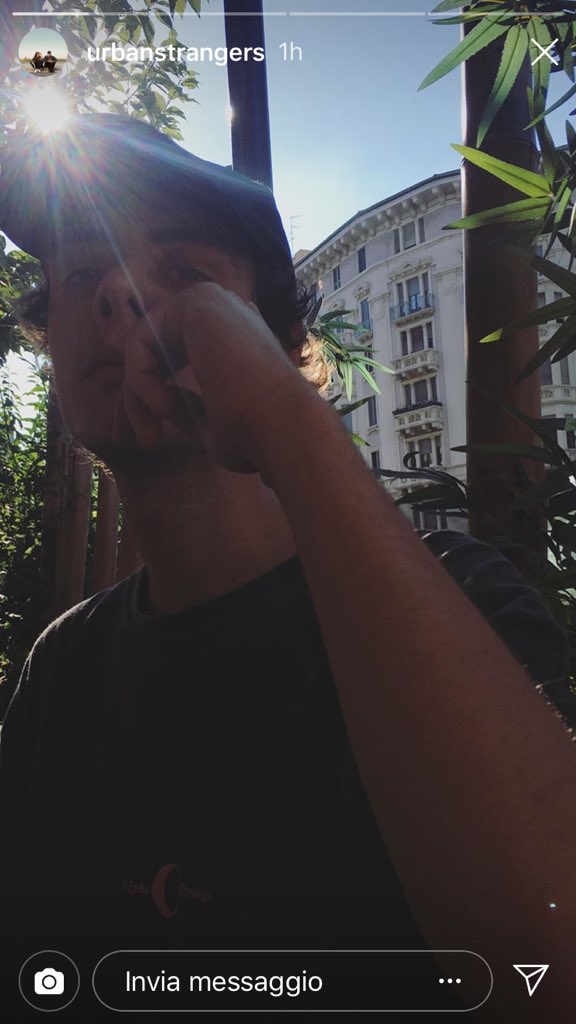 firebabygo's tweet photo. "Ti amo per i rari momenti di gioia che ci concediamo all'alba. Quando ci sei tu e ci sono io. Insieme.
Nella stessa luce."
#lyams #gennèlaluna #alexèilsole https://t.co/7q7mkmUB00