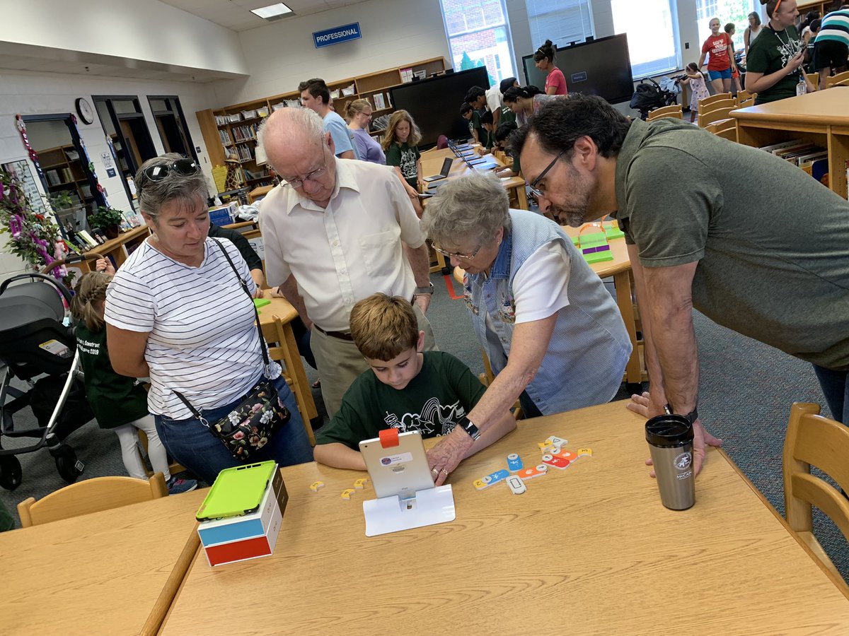 MsPeckham_LIB's tweet photo. Thank you to all of our parents and guests for coming to check out our coding convention today! #CampCode #LibEagles19 @MrsThomasTRT @MsNykorchuk5 https://t.co/EG8FAQErFr