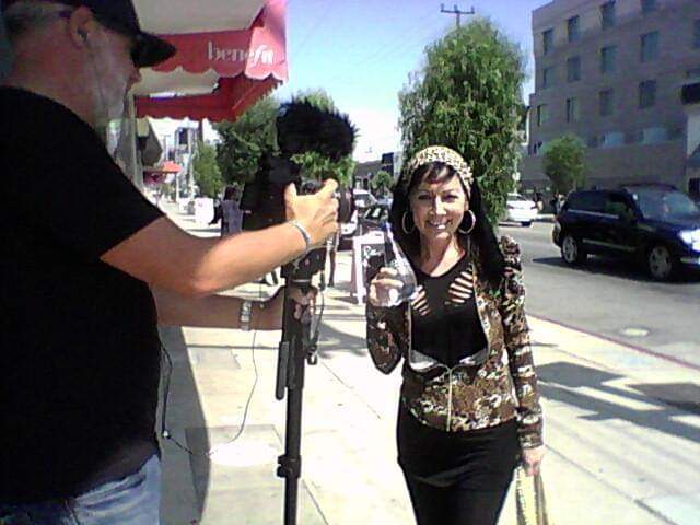 DaytzMichelle's tweet photo. A few yrs back reporting
. #LymeDisease #vectorborne #ticks..and healthy living.. stay #hydrayed stay #cool take your supplements.. another HOT day.. Never give up.. cherish everyday.. Enjoy https://t.co/80AqGWRNf3