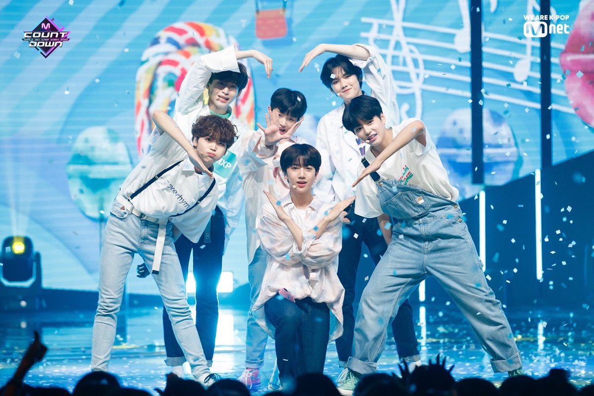 Hasil gambar untuk Pretty girl crayon