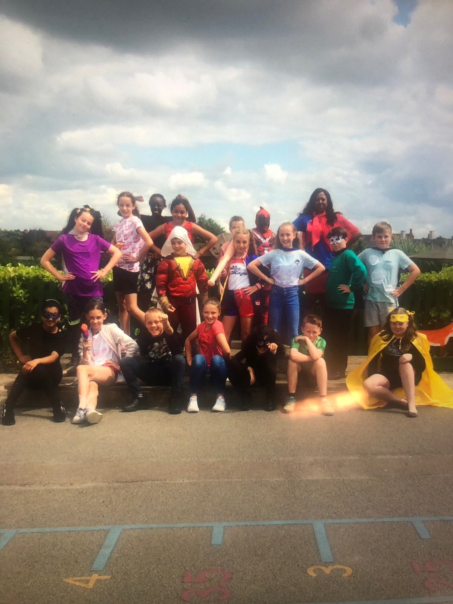 uptonclass6b18's tweet photo. We were taught today by Supergirl ☺️ You’re never too old to dress up as your favourite Superhero!! Such a range of costumes from Year 6 and we had lots of fun on the obstacle course 👍🏾 https://t.co/sp6iXFvNwR