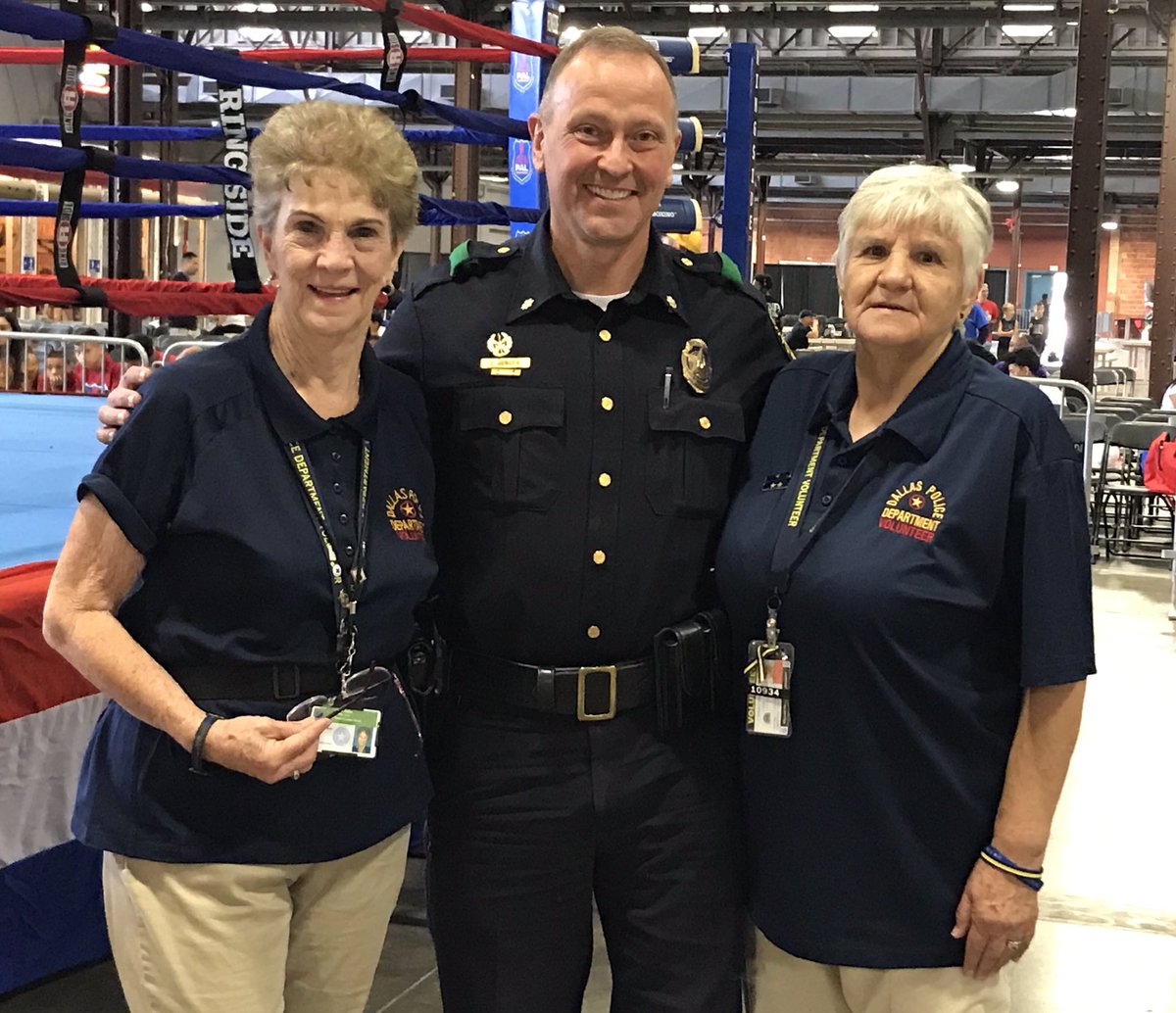 720dufossat's tweet photo. Excited to volunteer at the Big D Boxing Tournament. Look who we 👀! @DallasPD @DPDJunger thanks for the pic😱!!! @DPDVolunteers @DPDWest @shermar219 @DPDMoore @DPDChiefPughes @JoliDPD @RachelH42130353 @MMargarita703 https://t.co/JNv8VCNaXZ