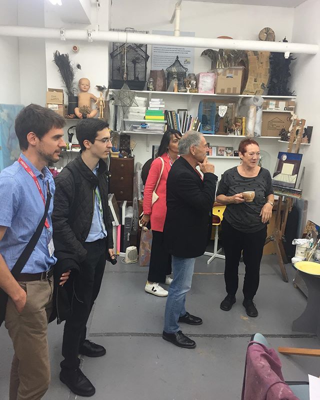 The Angers delegates taking a look around Jane Fairhurst’s studio. You can too tomorrow from 12! #manifest19 #openstudios #artist #wigan #france #angers #twintown #twintowns #artinwiganborough #wiganart ift.tt/2l8yjt3