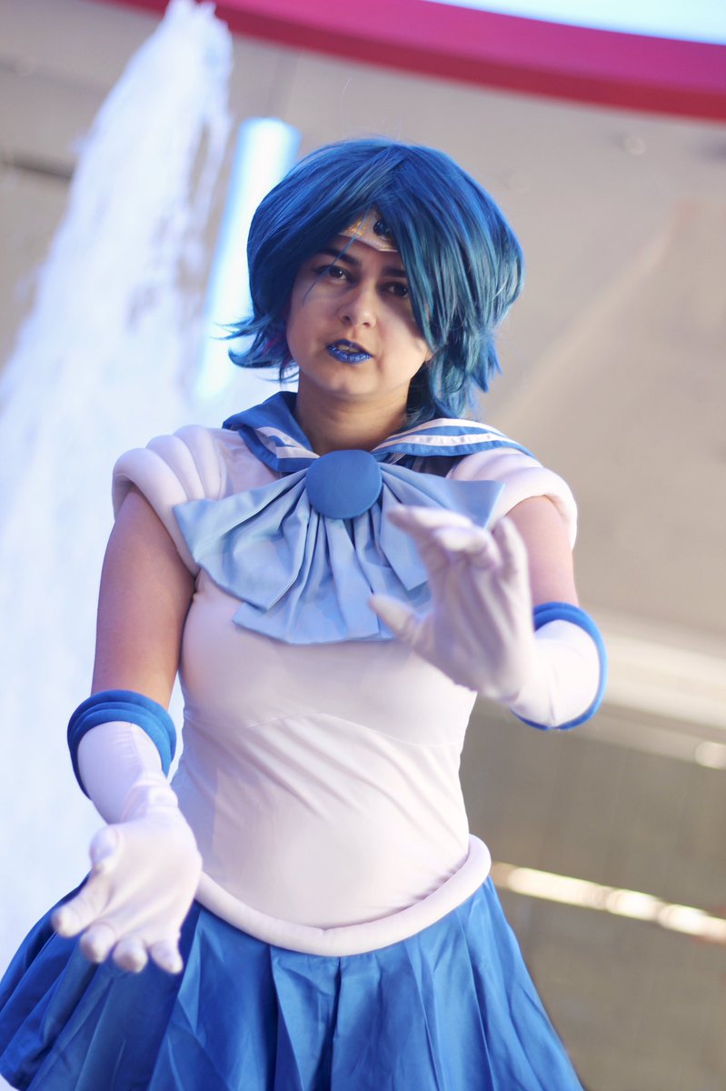 jaybcostumes's tweet photo. 🌊 Douse yourself in water, and repent! 🌊 .
.
Honestly I love this amazing edit so much it looks so cool!!!!!
📸 and edit: @7_7cherry 💞
Wig: Magnum Classic Midnight Blue by @ardawigs 💙 | #sailormercury #sailormercurycosplay #sailormoon #acen2019 #animecentral2019 https://t.co/DAoMnkRKRR