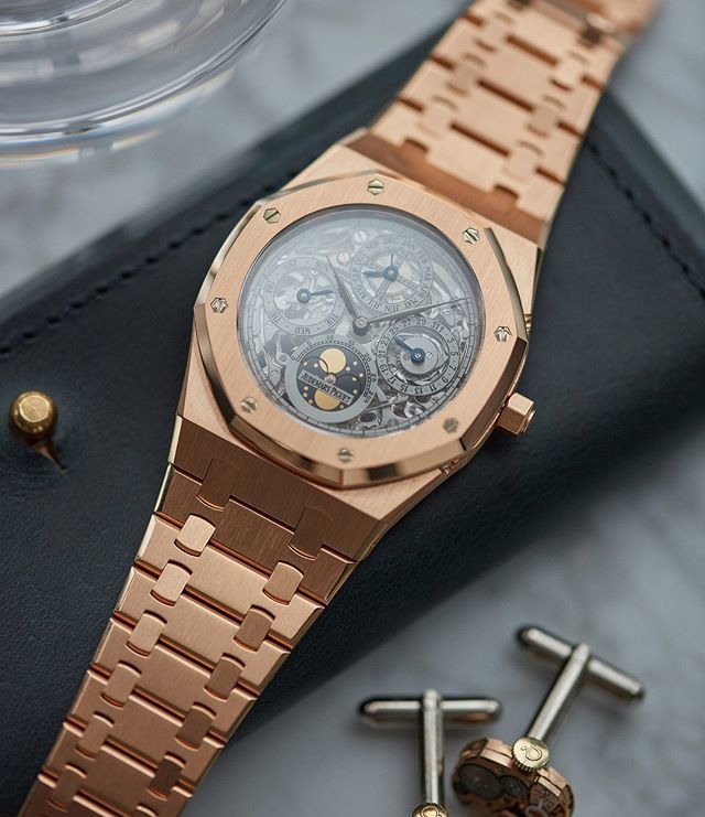 A_Collected_man's tweet photo. Our recent open-work, @audemarspiguet Royal Oak Perpetual Calendar in rose gold. Now sold.
#audemarspiguet #ap #royaloak #perpetualcalendar #skeletonwatch #rarewatch #vintageap #watchporn #montres #uhren #orologi#horology #womw #watchesofinstagra… https://t.co/7yc43DMgJ1 https://t.co/GlQeo9qX4N