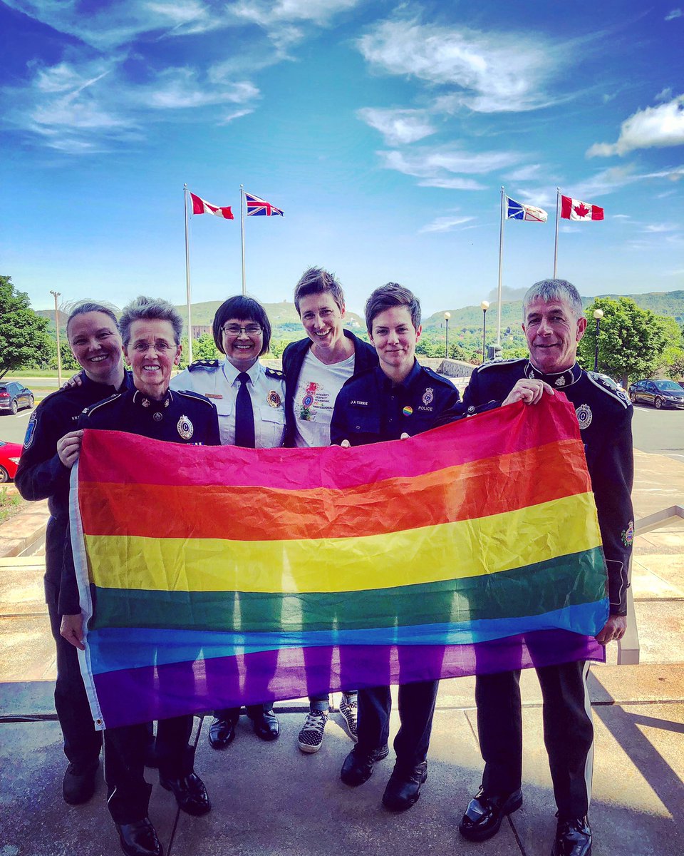 RNC_PoliceNL's tweet image. A beautiful Friday afternoon at Confederation Building as members of our Diversity Committee joined @ChiefJoeBoland for the Provincial #Pride Flag Raising to kick off #PrideWeek2019! #PrideAndProgress #SomeShockinProud