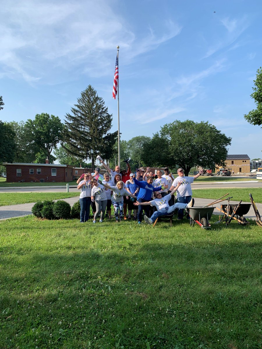 HVAFofIndiana's tweet photo. A huge thank you to @INRevenue for once again being amazing volunteers at our Warman Houses!! They did such a great job! https://t.co/C3FlGOa98x
