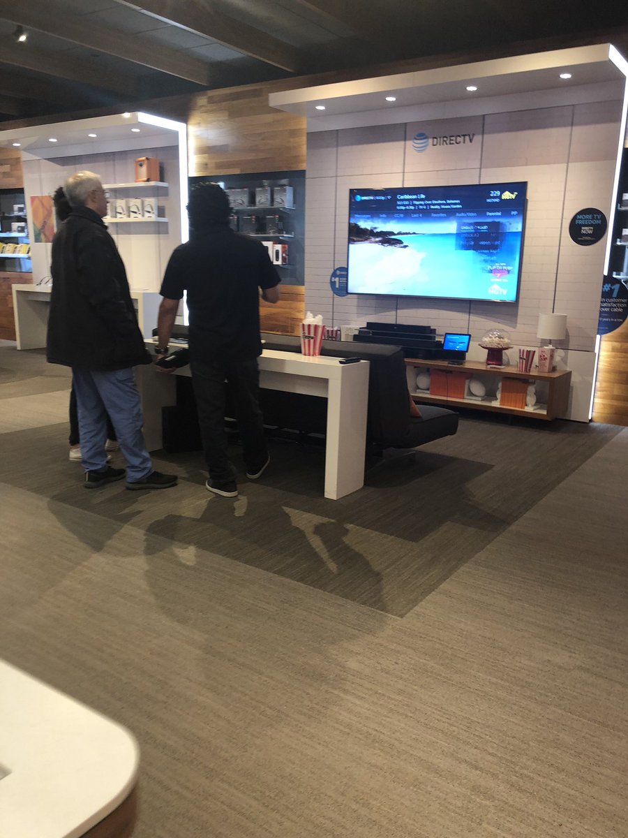Ethan starts of <a href="/columbiamall146/">Columbia Mall</a> with a DTV Satellite 📡 submit from a 🔥 demo! ✊🏾😝  #DemoCulture #ToTheWall #StillSavage @JeLanaa  @SarahM_DeGuzman <a href="/MrsJaronfelder/">Jaron Felder</a>