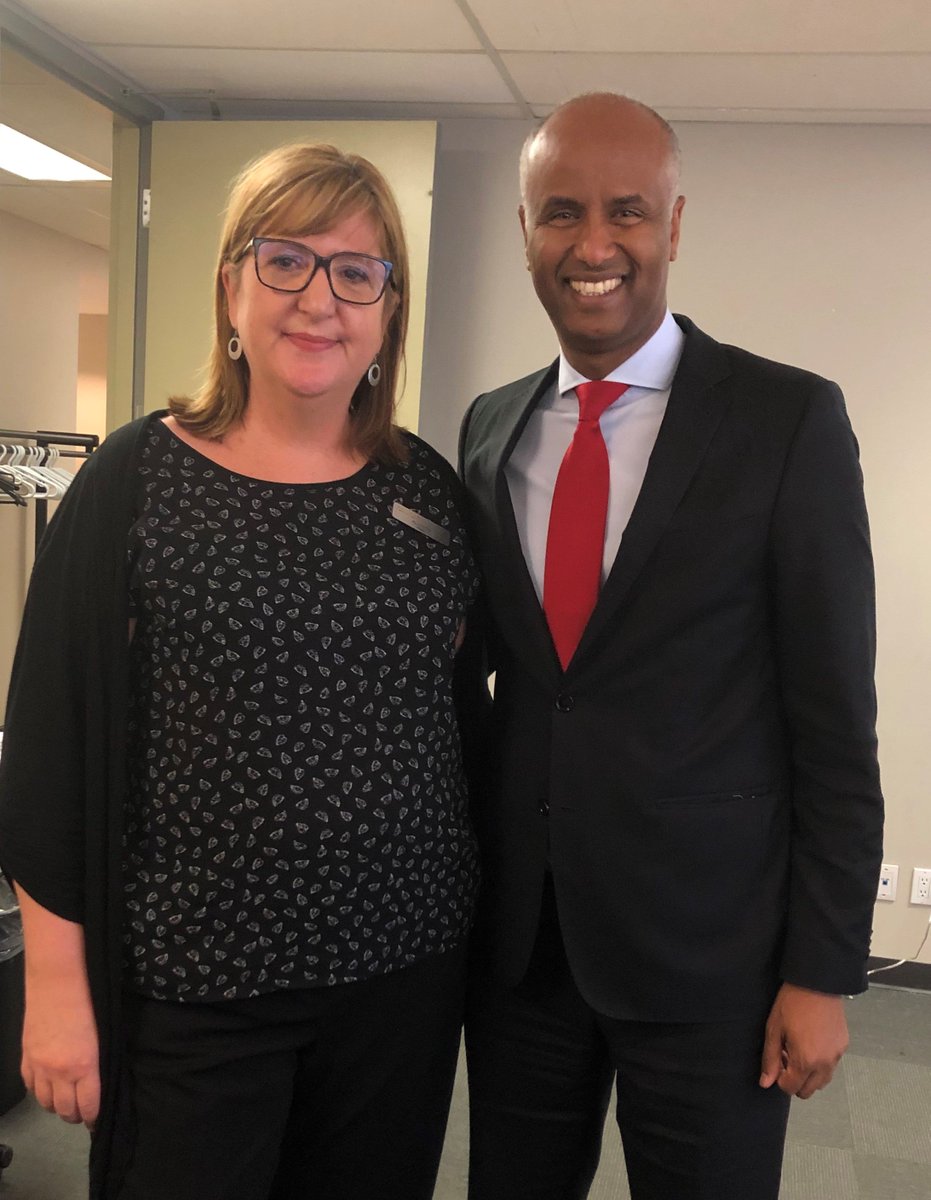 Allison_ACCES's tweet photo. Very proud to host the Hon. Ahmed Hussen @HonAhmedHussen, Minister of Immigration, Refugees and Citizenship of Canada this morning at our Peel Region @ACCESEmployment office, employing newcomer and refugee youth together with @StarbucksCanada. https://t.co/Mpg8i2Fim0