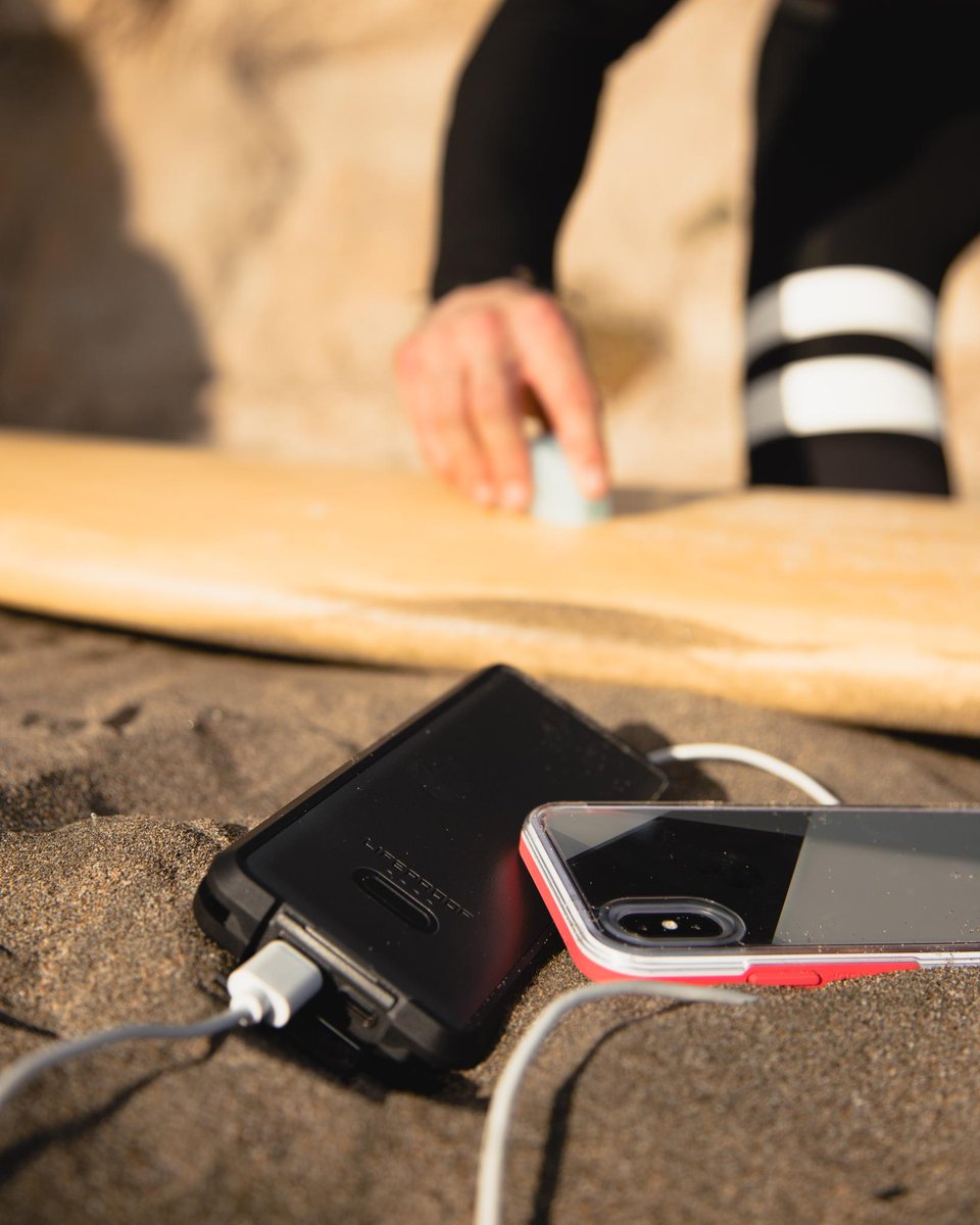 LifeProof's tweet photo. Power Up Everywhere #LifeProofPowerPack #LifeProofSLAM https://t.co/5Iqq1HulWc
